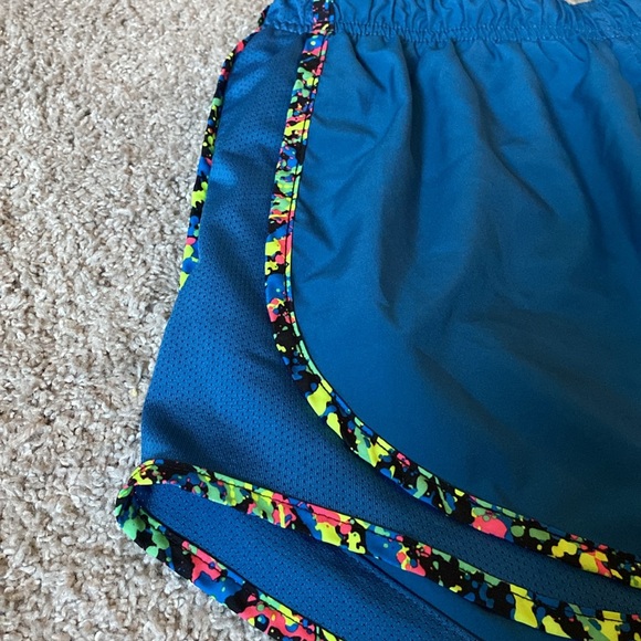 Nike Running Shorts - Picture 3 of 8